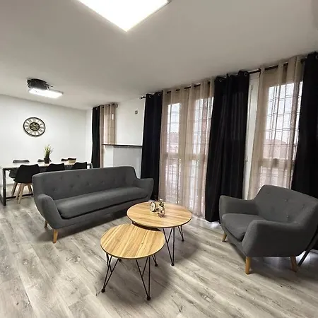 T4 Jolie Vue Avec Jaccuzzi Apartment Vitrolles  Exterior photo